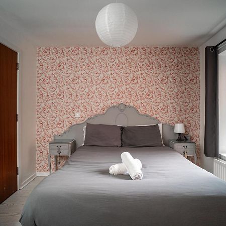 3 Bedroom Central Apartment In Belfast City Centre Exteriör bild