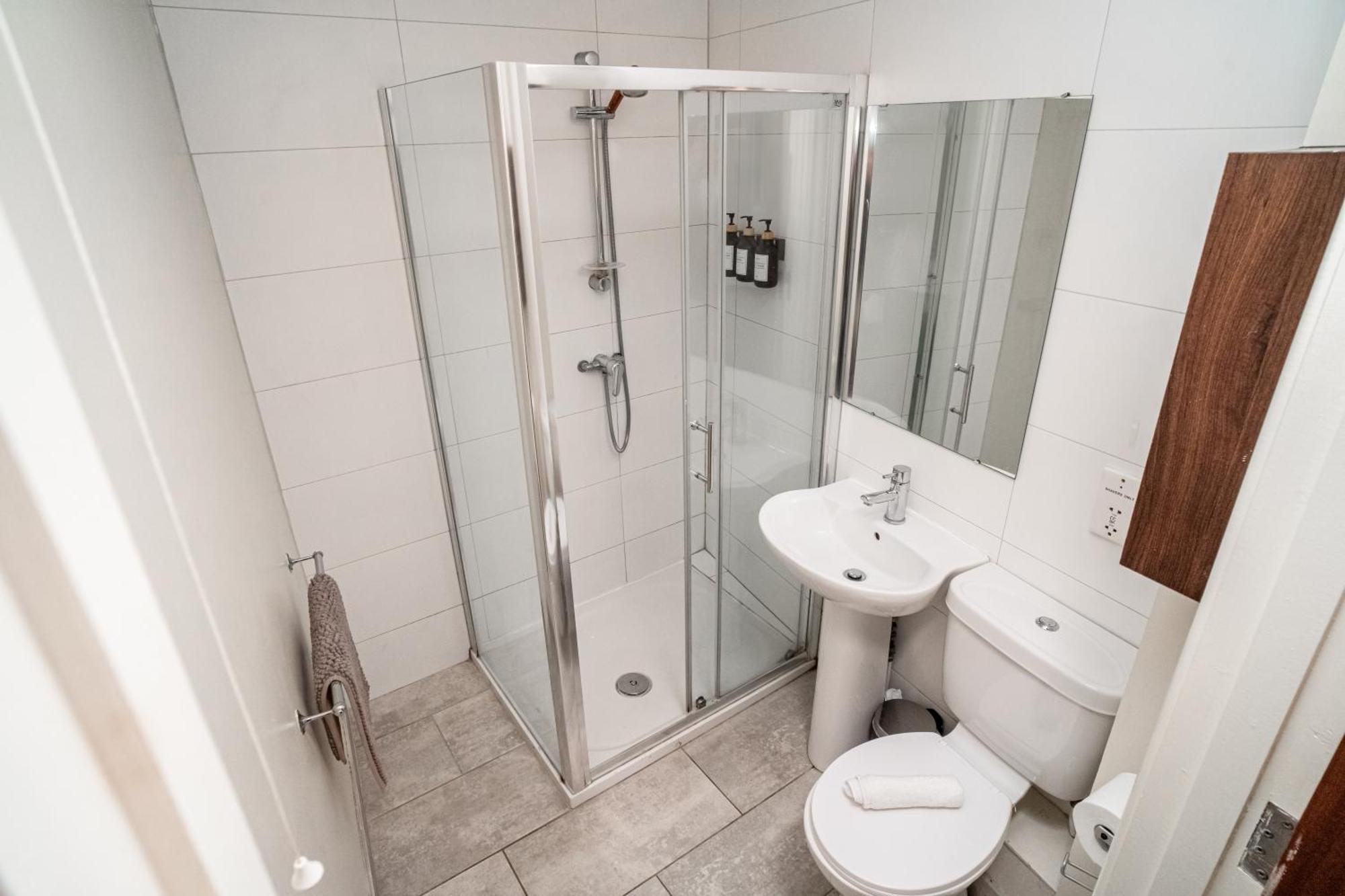 3 Bedroom Central Apartment In Belfast City Centre Exteriör bild